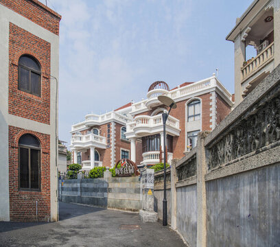 鼓浪嶼海華莊園洋樓與柏油路