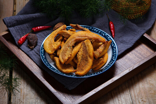 酥脆的豬肉粕