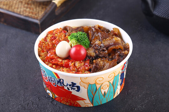 剁椒蹄筋拌飯