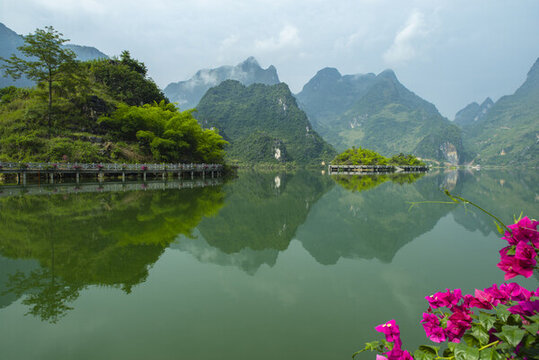 風(fēng)景水面倒影