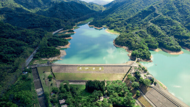 山間水庫森林青山綠水