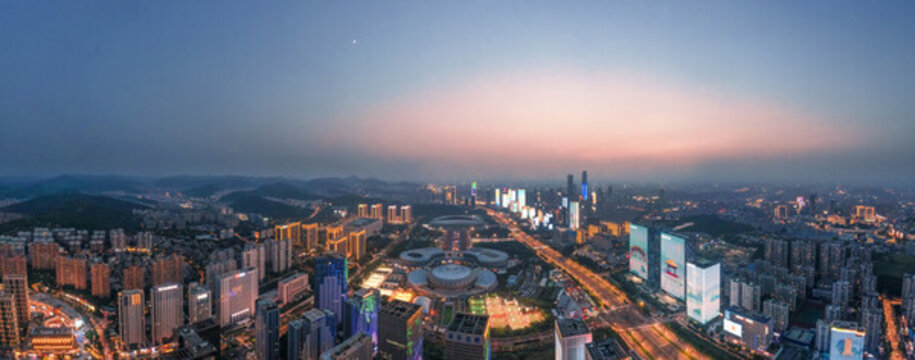 鳥瞰濟南奧林匹克體育中心夜景