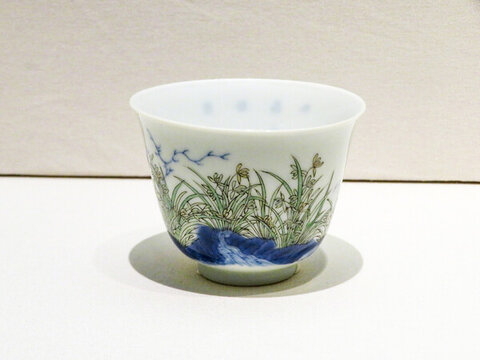 五彩十二月花卉圖題詩(shī)句杯
