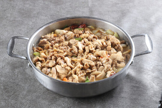 燒鍋雞肉燜鍋
