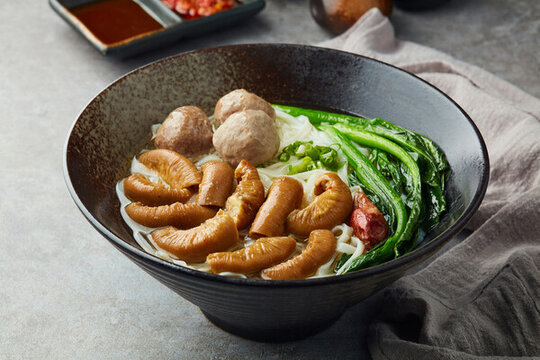牛肉丸牛腸粿條