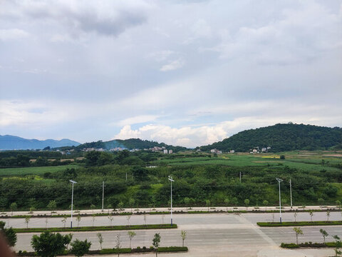 天空綠山