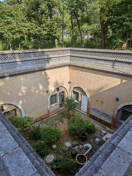 柏社地窯四合院