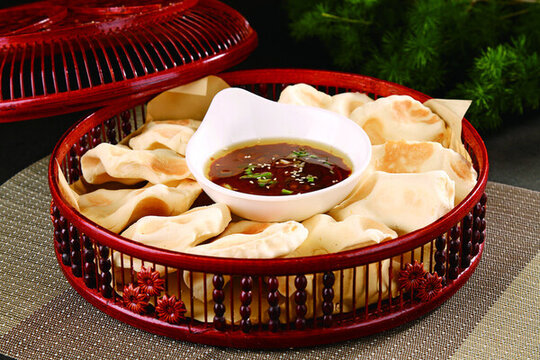 石頭饃蘸醬