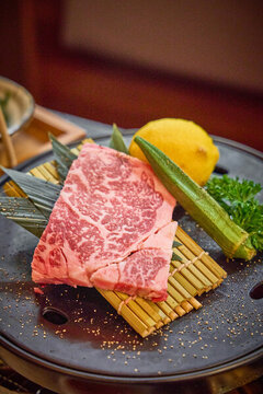 燒烤腌制待烤雪花牛肉