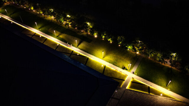 公園石板路亮化