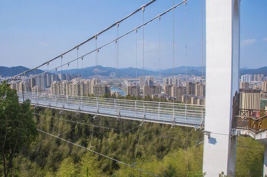 建甌玻璃橋掠影