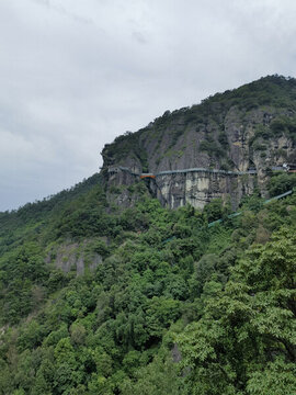 高山玻璃棧道遠(yuǎn)景