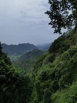 豎版遠(yuǎn)山