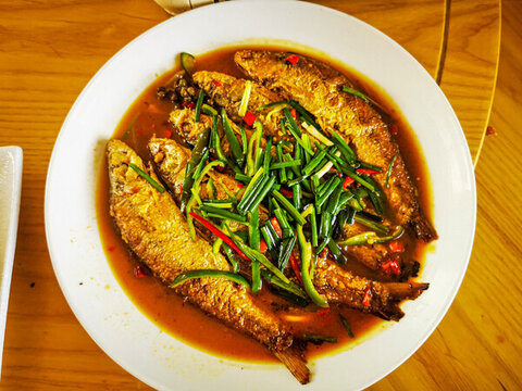 面煎刁子魚