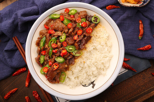 小炒牛肉蓋碼飯