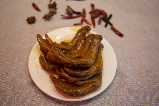 麻辣鴨掌