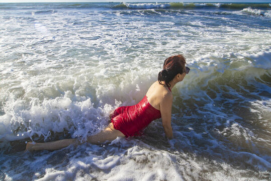 海浪與美女