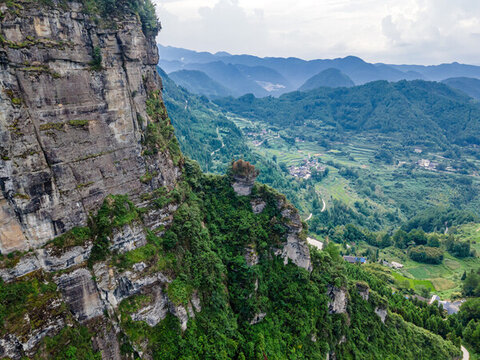 金佛山睡佛山懸崖航拍