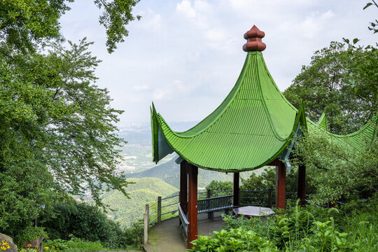 莫干山風(fēng)景區(qū)古望吳臺涼亭