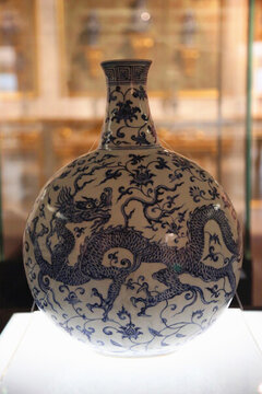 明代青花龍穿花紋扁壺