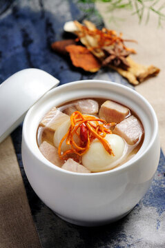 養(yǎng)生鴿蛋湯