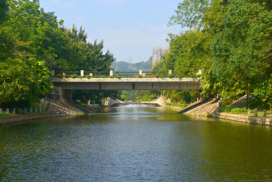 深圳筆架山下福田河福聯(lián)橋