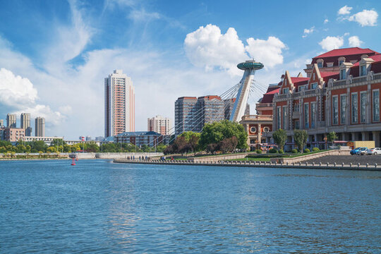 天津城市建筑和海河和橋梁