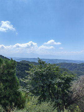 藍天遠山