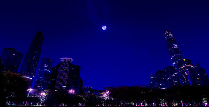 明月當空