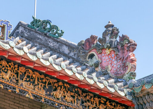 嶺南古建筑屋頂陶塑裝飾