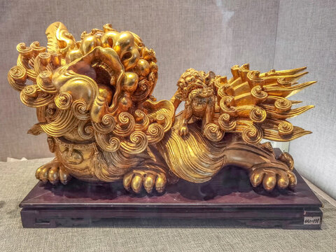 潮州子母獅金漆木雕
