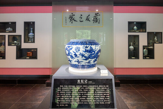 博物館青花瓷缸