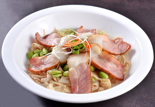 咸肉毛豆蒸筍衣