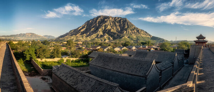 雞鳴驛和雞鳴山的全景圖