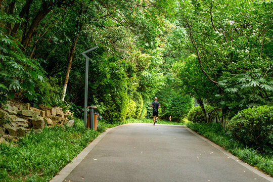 長(zhǎng)沙烈士公園里的通道
