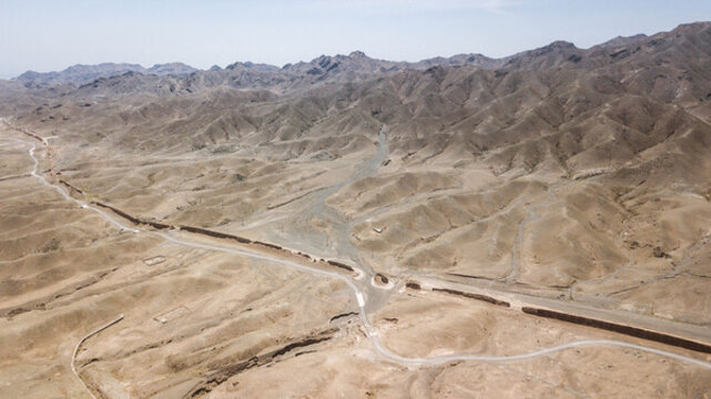 航拍寧夏銀川三關(guān)口明長城遺址