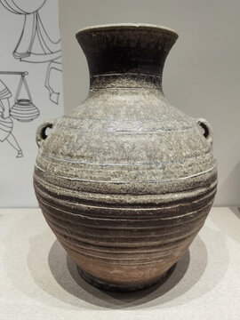 漢代青釉水波紋陶壺