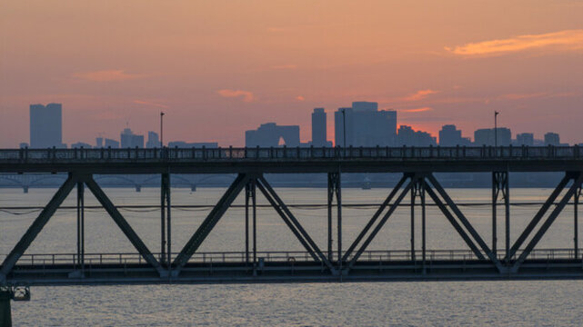 杭州錢塘江大橋沿岸風(fēng)光