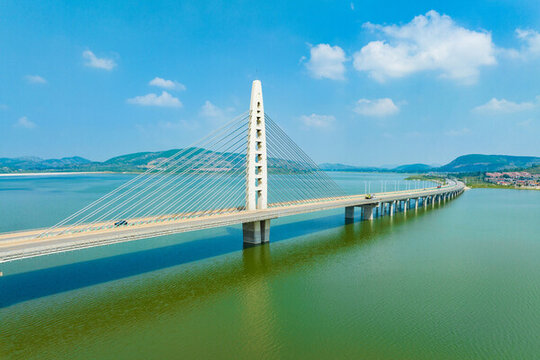 山東棗莊東江大橋全景