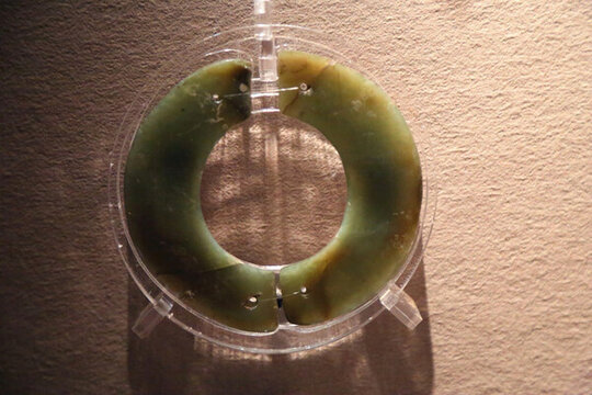 二聯(lián)璜玉璧