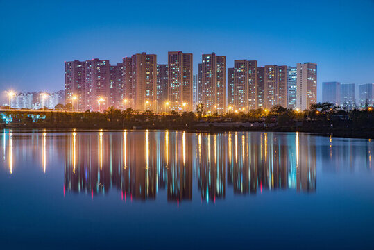 航拍湖南長沙岳麓區(qū)城市夜景