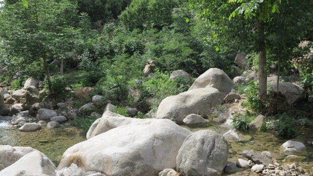 生態(tài)鄉(xiāng)村山泉
