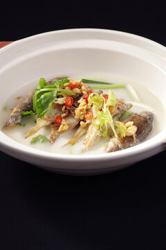 風(fēng)味什魚煲