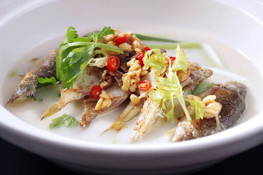 風(fēng)味什魚煲