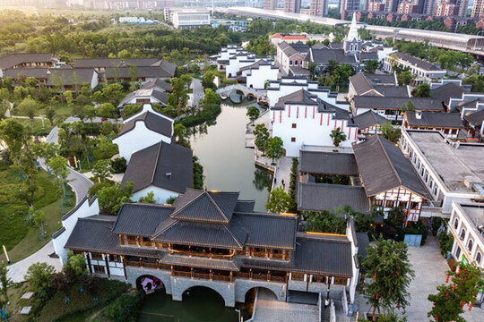 航拍湖南長(zhǎng)沙洋湖水街景觀