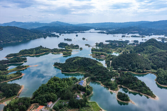 航拍湖南岳陽(yáng)岳陽(yáng)縣鐵山水庫(kù)