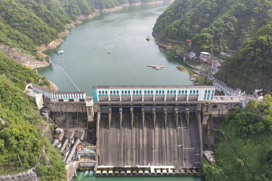 航拍湖南益陽(yáng)安化縣柘溪水庫(kù)