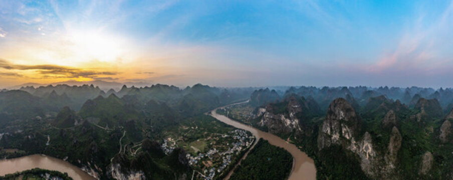 航拍廣西桂林陽(yáng)朔桂林山水