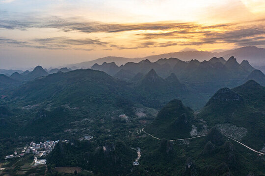 航拍廣西桂林陽(yáng)朔桂林山水