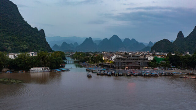 航拍廣西桂林陽(yáng)朔桂林山水